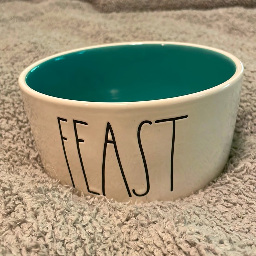Rae Dunn Large Ceramic Feast Pet Bowl NWOT
